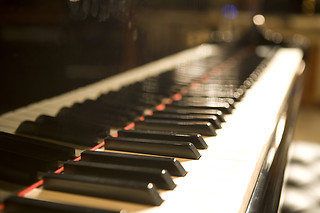 Aula de música á escolha para 2 | ACNI - Associação Cultural Novas Ideias em Sétúbal