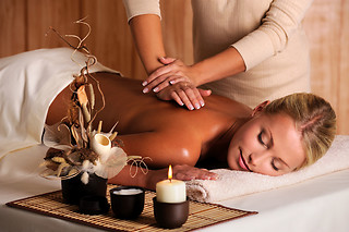 Uma massagem de velas quentes para 2 em Mistic World Spa (Porto)