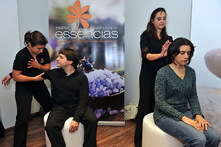 Uma limpeza de rosto com hidratação para 1 em Espaço Essências Day Spa e Terapias (Lisboa)