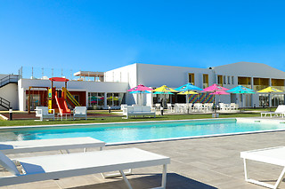 Aluguer de fato e prancha de bodyboard para 2 em Ride Surf Resort & Spa em Baleal (Leiria)