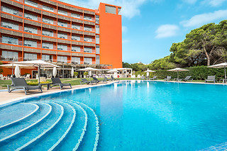 Uma noite em quarto duplo/twin clássico com pequeno-almoço para 2 em Aqua Pedra dos Bicos**** em Albufeira (Faro)