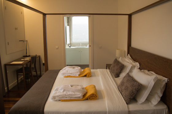 Uma noite em quarto duplo Douro com pequeno-almoço para 2 em Hotel Douro Scala Hotel & Spa***** em Mesão Frio (Vila Real)