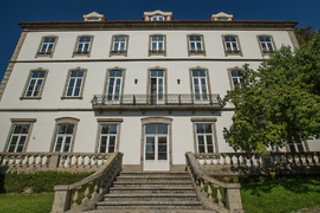 Uma noite em quarto duplo com pequeno-almoço para 2 em Hotel do Parque**** (Braga)