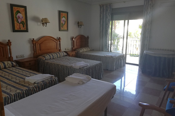 HOSTAL LOS ROSALES - photo 3