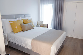 Uma noite em quarto duplo com pequeno-almoço em Hotel Concha*** em São Martinho do Porto (Leiria)