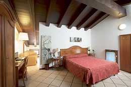 24HOTELS S.R.L.