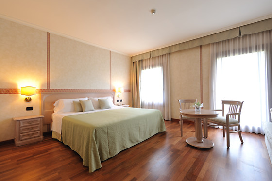 Hotel Roxy Plaza - photo 0