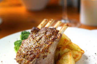 Um Gourmet Card para 2 em Book Restaurante - Terrace - Hotel da Estrela (Lisboa)