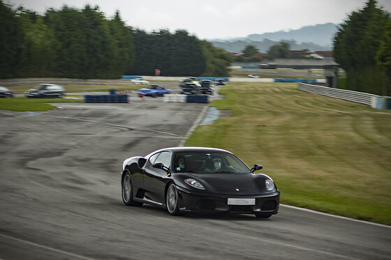 FERRARI RENT BRAGA - photo 2