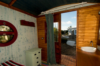Uma noite em Roulotte para 2 em Maisuma Glamping Ericeira em Ericeira (Lisboa)