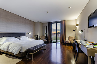 Uma noite em quarto duplo/twin com pequeno-almoço para 2 em Hotel Villa Batalha**** em Batalha (Leiria)