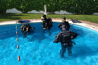 Batismo de mergulho no Algarve em piscina e mar | Para 1 pessoa - 4h | Open Waters (Quarteira)