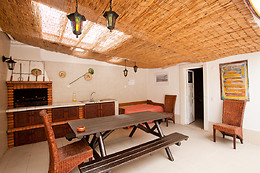 ERICEIRA CHILL HILL - HOSTEL & PRIVATE ROOMS