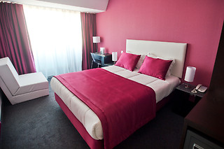 Uma noite em quarto duplo com pequeno-almoço para 2 em Miramar Hotel & Spa**** em Nazaré (Leiria)