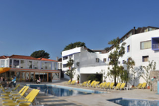 Uma noite em quarto duplo com pequeno-almoço para 2 em Miramar Hotel & Spa**** em Nazaré (Leiria)