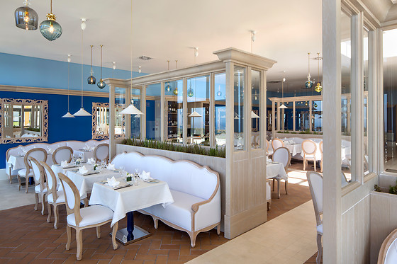 Uma noite em quarto duplo com pequeno-almoço para 2 em Evolutee Hotel - Royal Óbidos Spa & Golf Resort***** em Óbidos (Leiria)