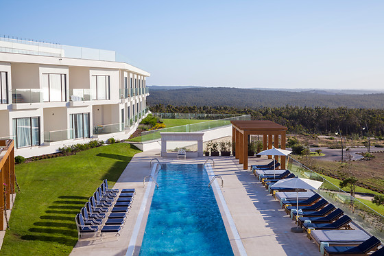 Uma noite em quarto duplo com pequeno-almoço para 2 em Evolutee Hotel - Royal Óbidos Spa & Golf Resort***** em Óbidos (Leiria)