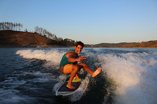 Wakeboard /ski iniciação | Barcaças Actividades Náuticas em Castelo de Bode