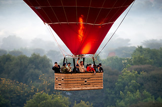 Um voo de balão para 1 adulto e 1 criança na Aerotours em Ávila