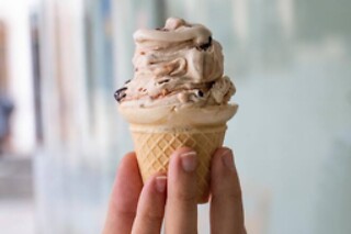 Refresco e Sobremesa para 2 | DOPPO Gelataria, a 50m da Praça do Comércio (Coimbra)