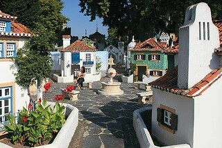 Entrada no Portugal dos Pequenitos para 1 adulto | (Coimbra)