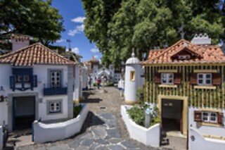 Entrada no Portugal dos Pequenitos para 1 adulto | (Coimbra)