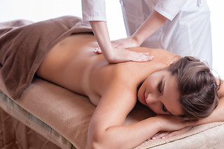 Uma massagem de relaxamento facial para 1 em Estética Moderna (Viseu)