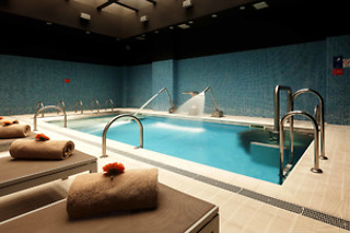 Massagem Hot Stones Localizada | Holiday Inn Porto Gaia****em Vila Nova de Gaia
