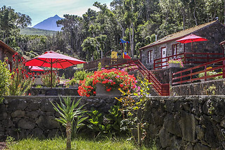 Duas noites em T0 com pequeno-almoço para 2 em Aldeia das Adegas**** em São Roque do Pico (Açores)
