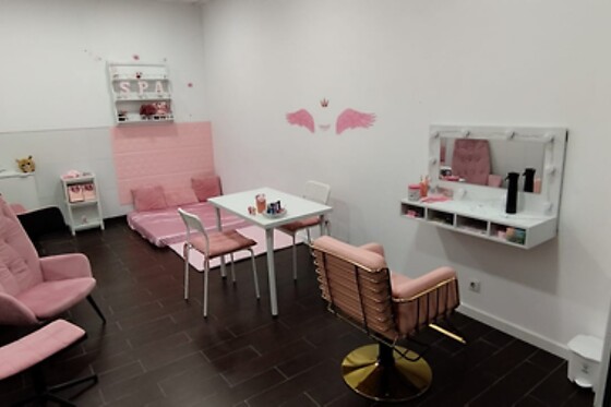 Dia de Spa para 4 Crianças: Massagem, Manicure, Penteado e Lanche | Sonho Encantado, nos Olivais (Lisboa)