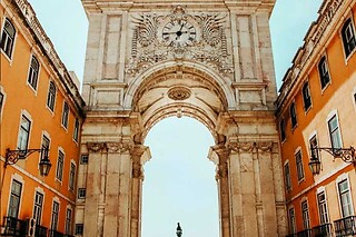 Escape In Games - Lisboa | Desafio literário: o enigma do 5º heterónimo | Até 5 Pessoas