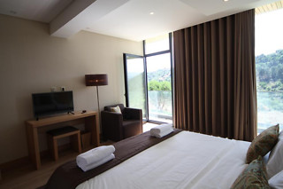 Uma noite em quarto duplo/twin com pequeno-almoço para 2 em Douro Cister Hotel Resort**** em Tarouca (Viseu)