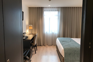 Uma noite em quarto duplo com pequeno-almoço para 2 em SDivine Fátima Hotel Congress & Spirituality em Fátima (Santarém)
