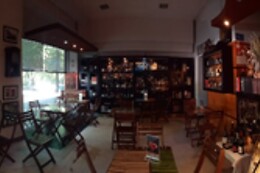 Santa Sede Winebar