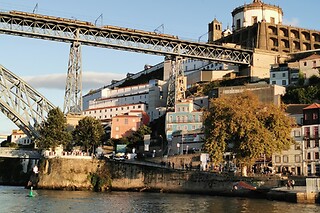 Uma noite em Veleiro com pequeno-almoço para 4 em Douro Captain em Pedrouços (Porto)