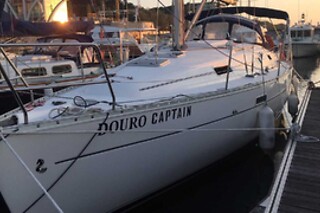 Uma noite em Veleiro com pequeno-almoço para 4 em Douro Captain em Pedrouços (Porto)
