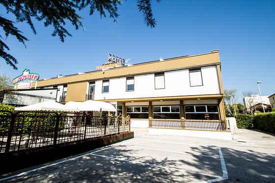 Hotel Santa Lucia - photo 2
