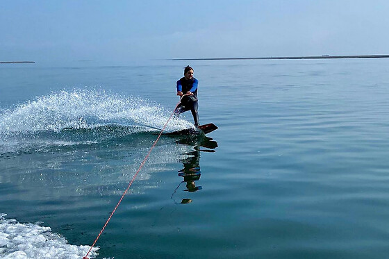 Sessão de hydro foil para 2 em Livin Barca em Torreira (Aveiro)
