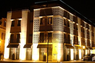Uma noite em quarto duplo com pequeno-almoço para 2 em Hotel Moliceiro**** (Aveiro)