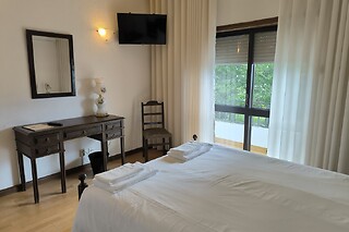 Uma Noite em Quarto Duplo | Lavanda Hotel Mira Serra  (Celorico da Beira, Guarda)