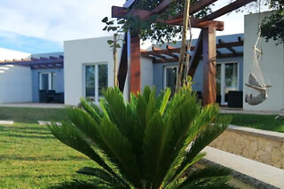 Estadia Familiar em Apartamento T2 com Pequeno-Almoço | Furnaka Eco Village (Lourinhã)