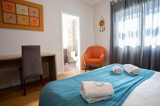 Estadia Familiar em Apartamento T2 com Pequeno-Almoço | Furnaka Eco Village (Lourinhã)