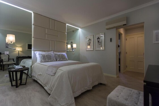 Uma Noite em Quarto Duplo com Pequeno-Almoço para 2 | Josefa d' Óbidos Hotel (Leiria)