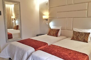 Uma Noite em Quarto Duplo com Pequeno-Almoço para 2 | Josefa d' Óbidos Hotel (Leiria)