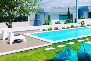 Estadia Familiar em Apartamento T2 com Pequeno-Almoço | Furnaka Eco Village (Lourinhã)