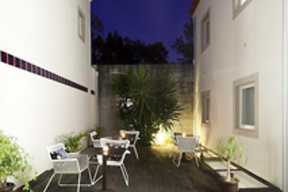 Uma noite em quarto duplo com pequeno-almoço para 2 em Absoluto Design Hotel**** (Viana do Castelo)
