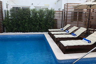 Uma noite em quarto duplo com pequeno-almoço para 2 em Villa Rio Guest House Suites em Portimão (Faro)