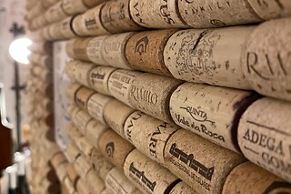 Seleção Gourmet com Prova de Vinho para 2 | Botica Saloia (Sintra)