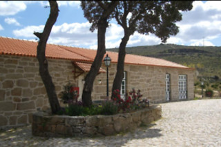 Uma noite em Casa em Pedra com pequeno-almoço para 2 em Calcaterra Agroturismo em Marialva (Guarda)