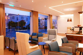 Uma noite em quarto duplo com pequeno-almoço em Hotel Concha*** em São Martinho do Porto (Leiria)